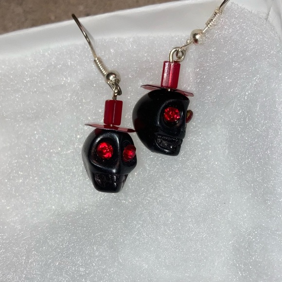 👛 Costume jewelry. Antiquey bracelet & skull earrings - Picture 4 of 7